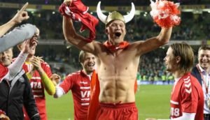 پیراهن تیمهای ملی، و دلایل اهمیت آن برای ما! 20 | 3118 171115120610 denmarks striker andreas cornelius exlarge 169